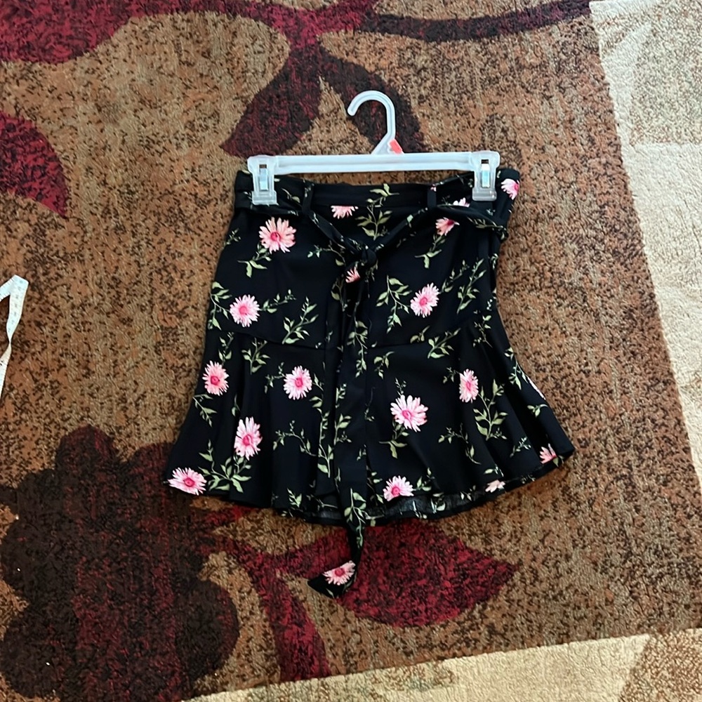 Floral mini skirt size s